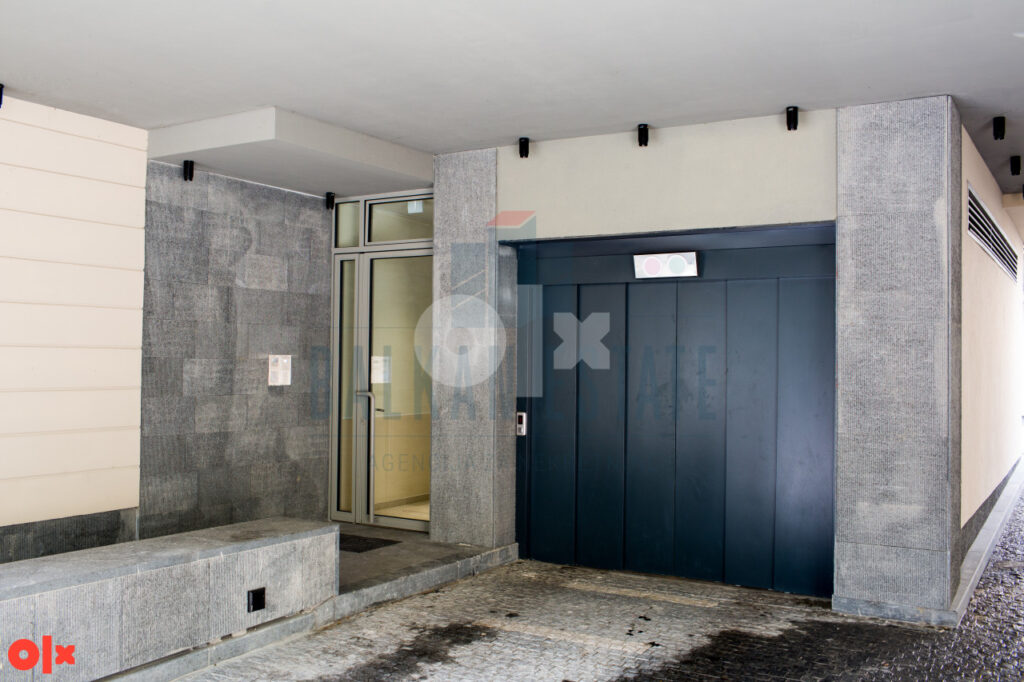 Trosoban luksuzno namješten stan | Centar | Čobanija