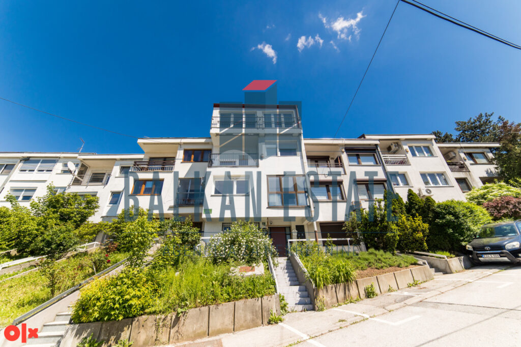 Renovirana kuća u nizu na odličnoj lokaciji | Centar
