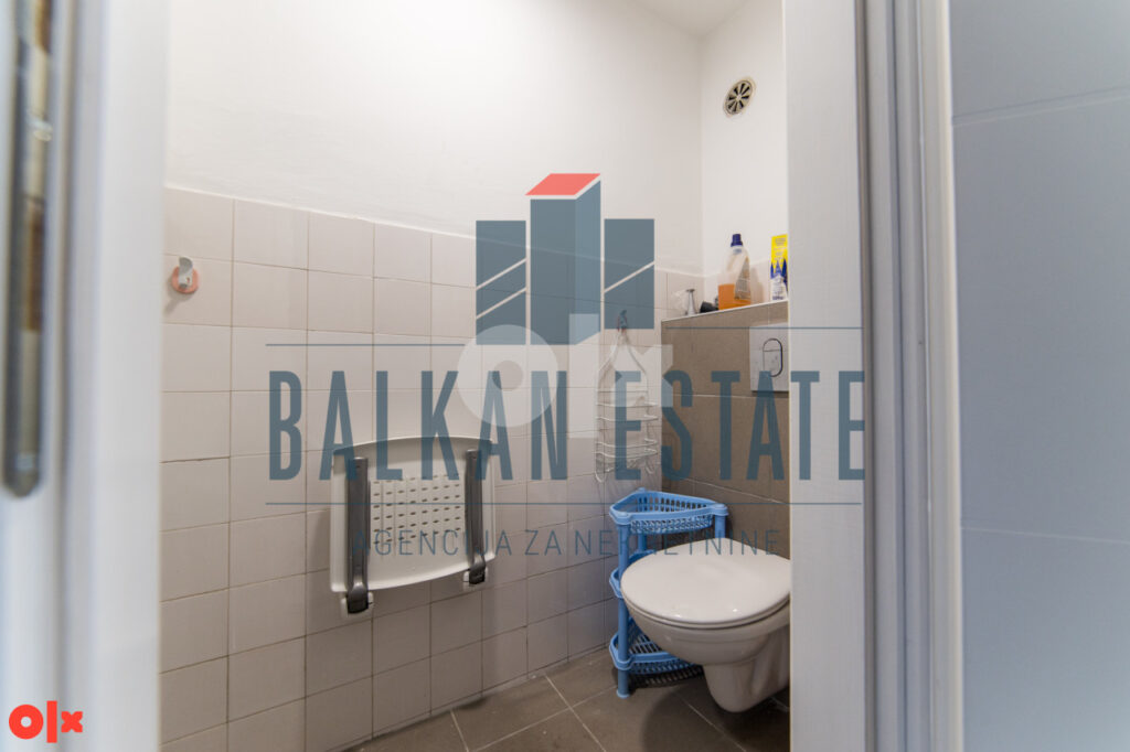 Renovirana kuća u nizu na odličnoj lokaciji | Centar