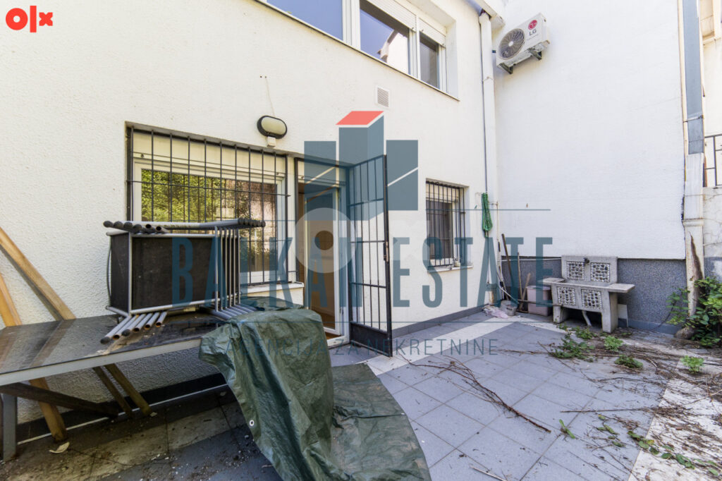 Renovirana kuća u nizu na odličnoj lokaciji | Centar