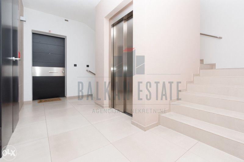 Luksuzan penthouse sa pet spavaćih soba | Centar